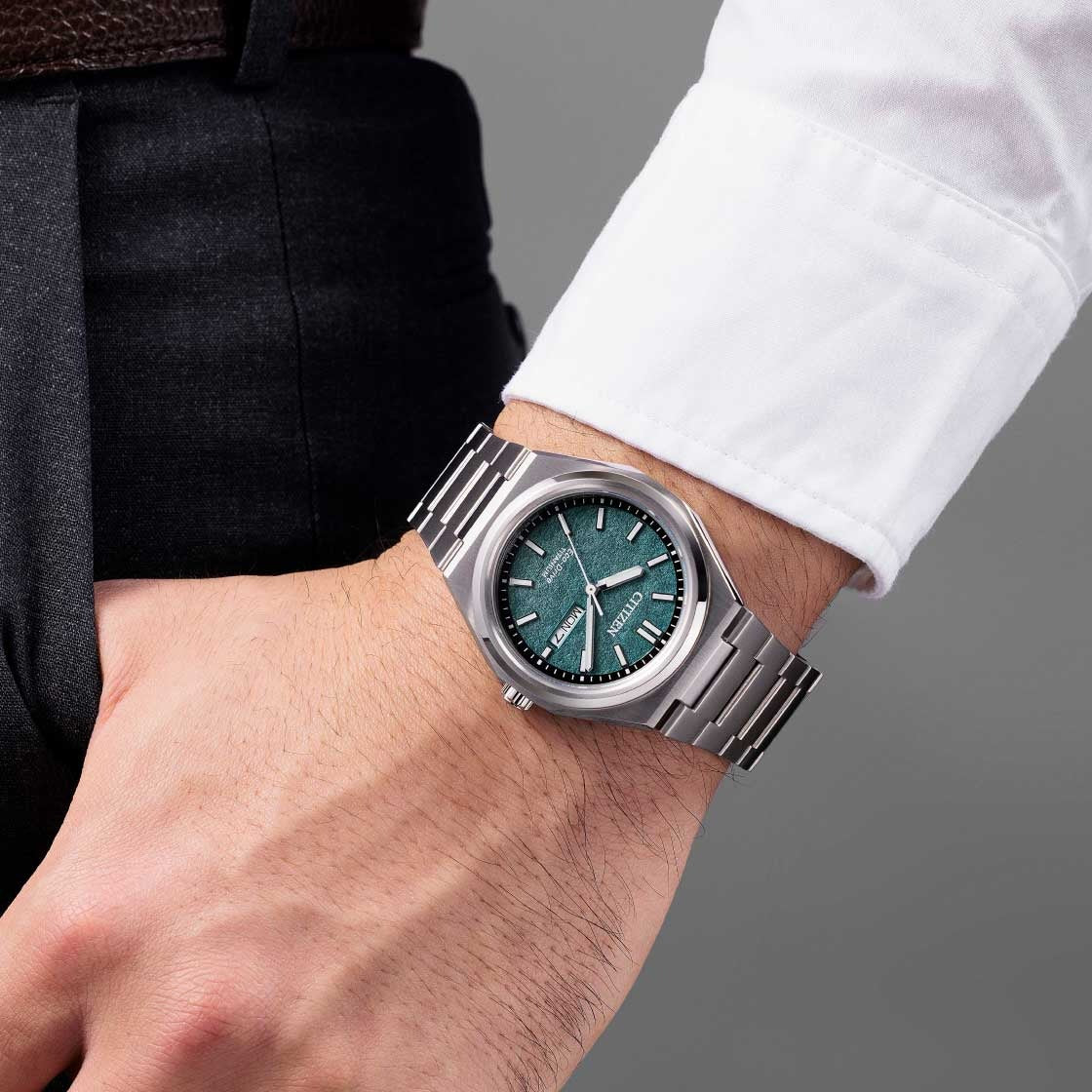Citizen Zenshin Men Automatic Green Dial Analog Stainless Steel Watch AW0130-85X